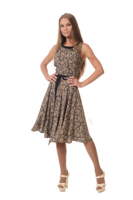 Katrin Krátké letní, mírně projmuté šaty
Složení: viskóza 100%
Země původu: Česká republika