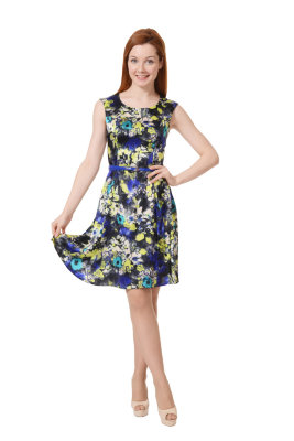 Safír, černé  Letní šaty s květovaným vzorem
Složení: viskóza 100 %
Země původu: Česká republika